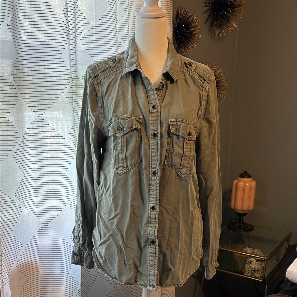 American Eagle Outfitters Olive Button Down Shirt